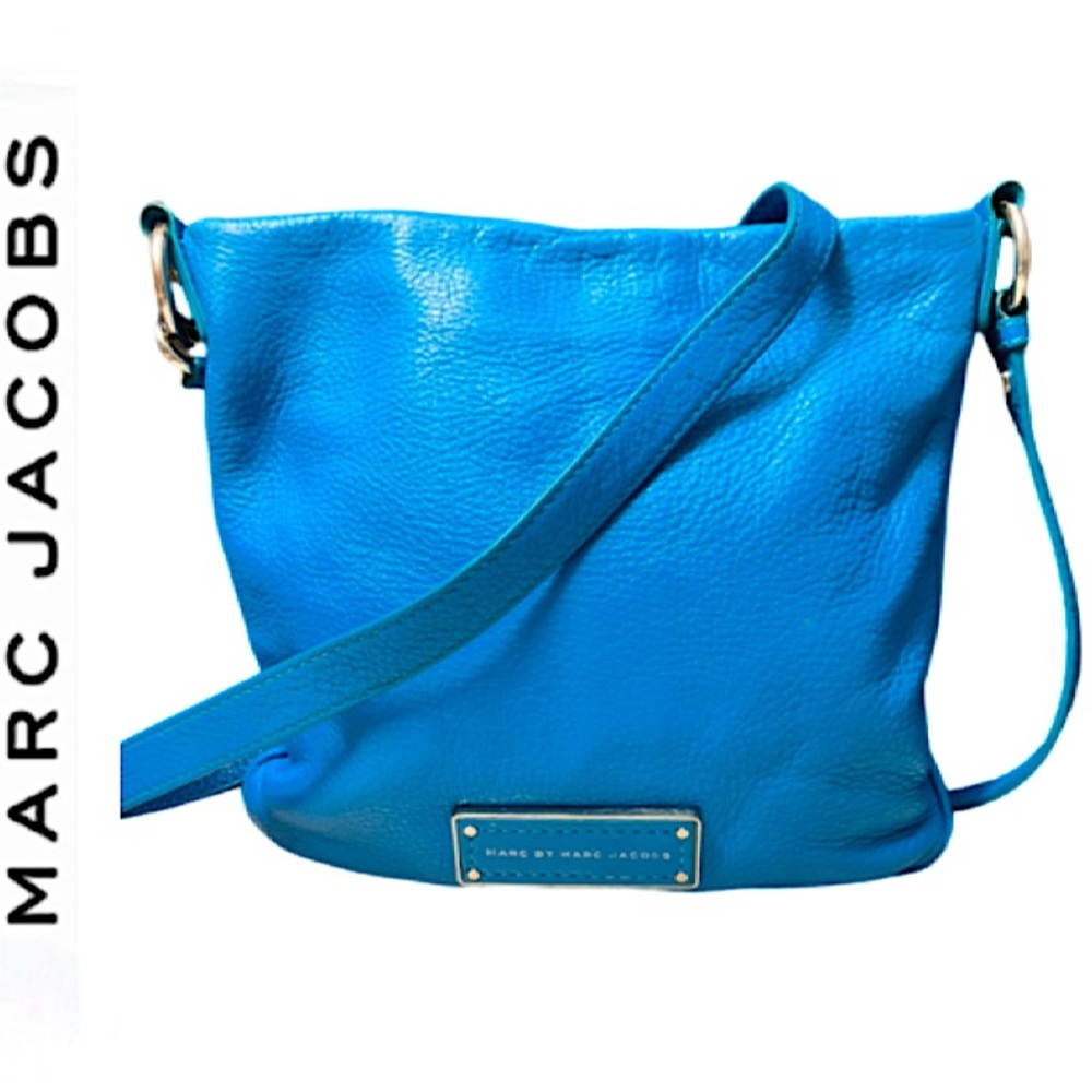 Marc By Marc Jacobs. “Too Hot Too Handle SIA”. Leather Crossbody. Cyanic blue.